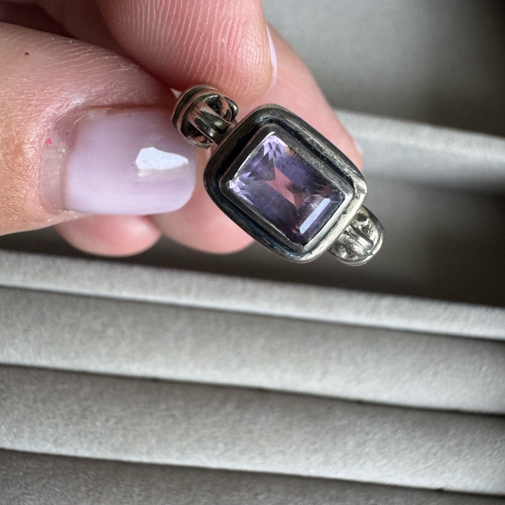 Elegant Vintage Sterling Silver and Amethyst Gemstone Ring Size 8.25 5.8g